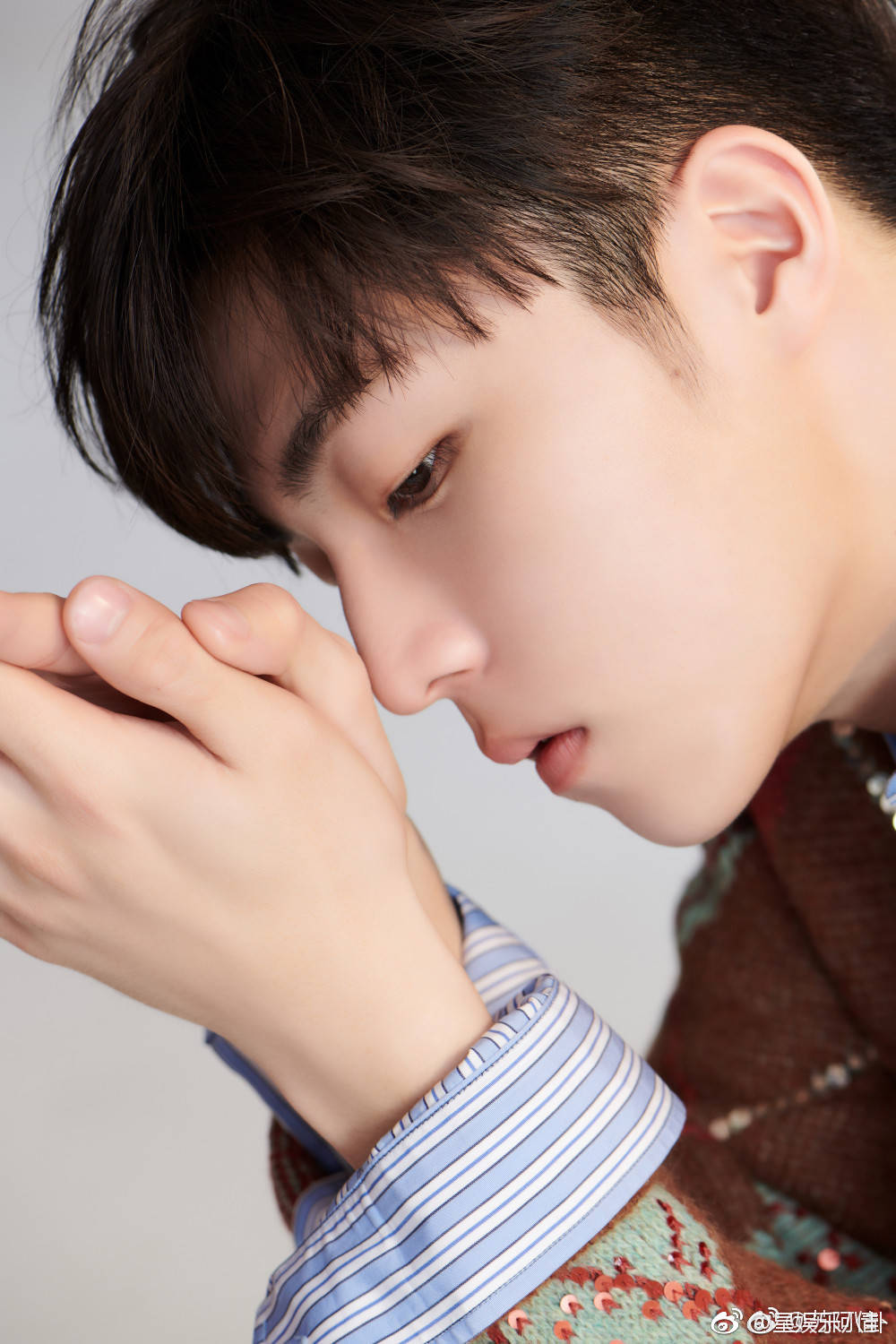 品品man帅有型陈立农的侧颜杀:绝美侧颜,帅炸了|有型|有为|侧颜_新浪