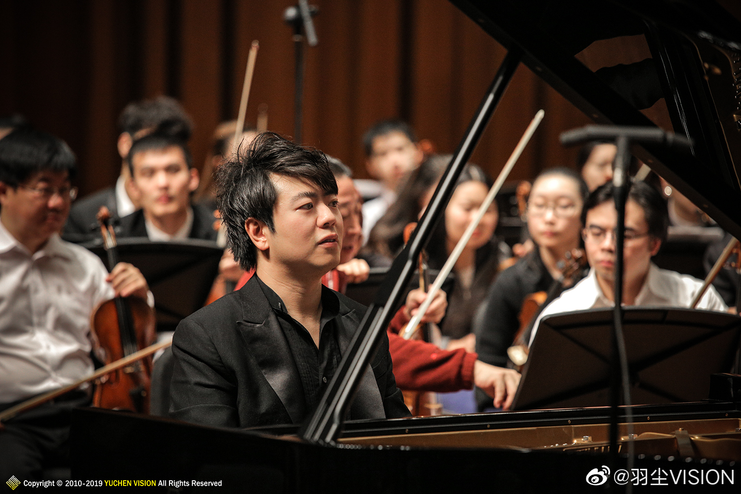 整理硬盘翻出来15年母校75周年校庆音乐会时拍的照片