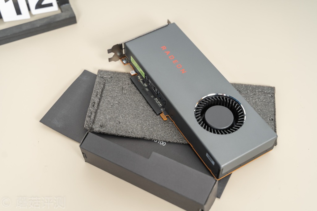 甜品级显卡市场的搅局者!华硕 radeon rx5700 公版显卡 评测