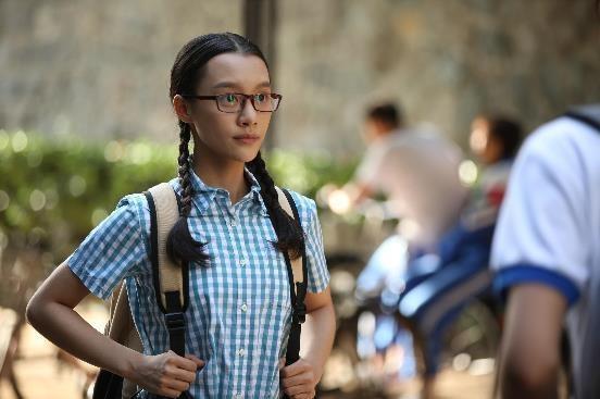 后来周冬雨演电视剧《春风十里,不如你》的时候,袁百梓卉还得到了饰演