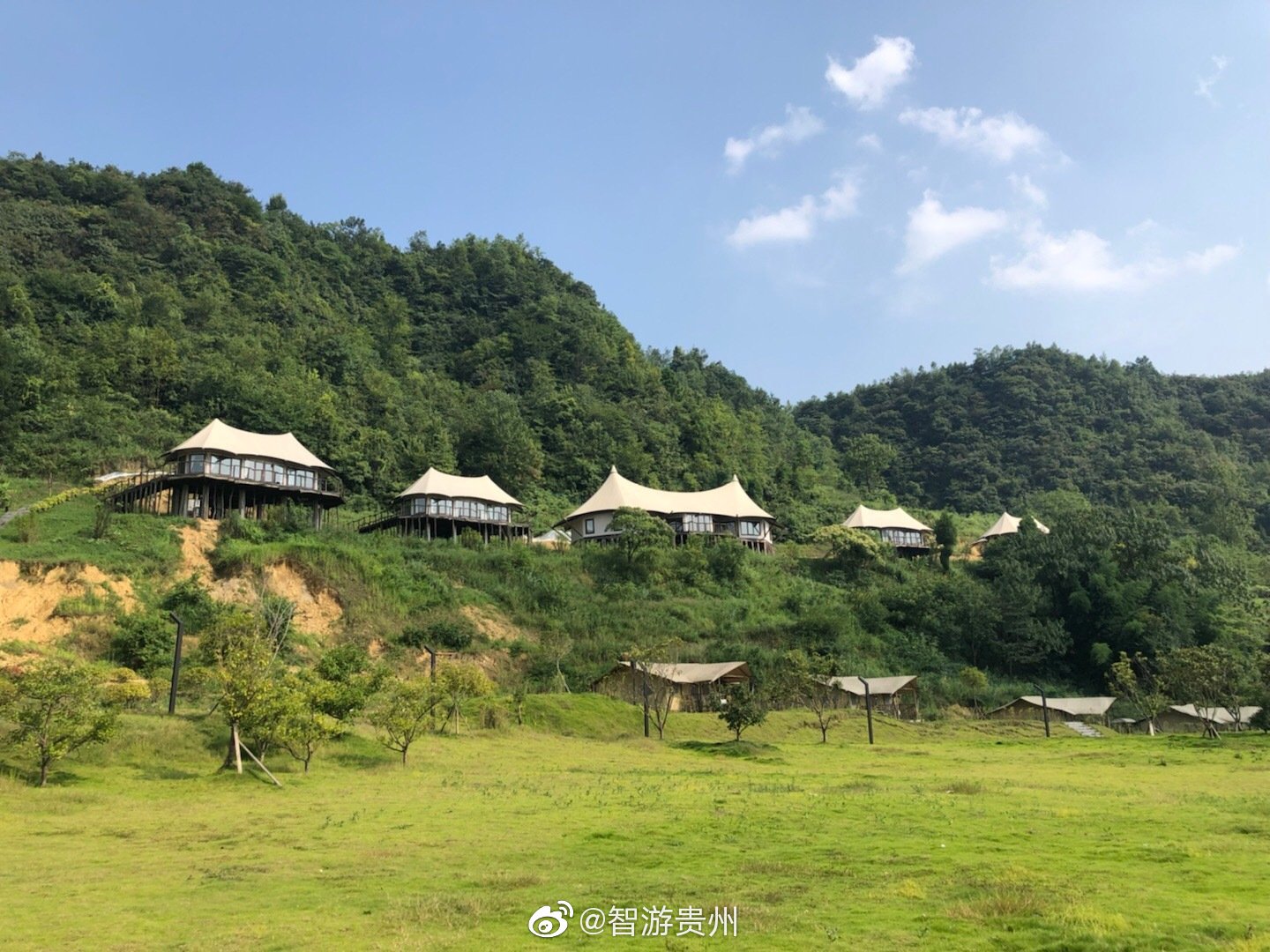 贵州遵义海龙屯传奇星空营地.白天被绿色环绕,夜晚被星空拥抱