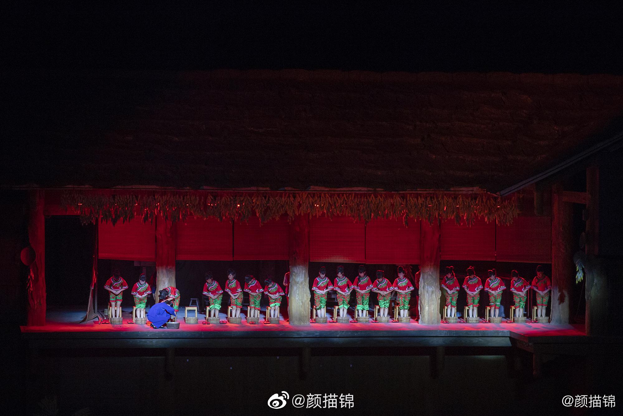 《印象武隆》是张艺谋、王潮歌、樊跃共同打造的印象系列实景演出之一