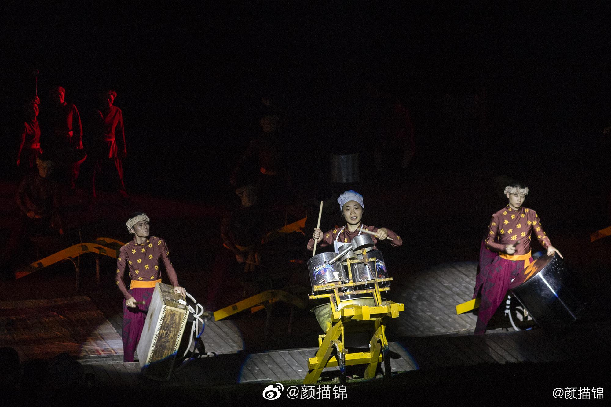 《印象武隆》是张艺谋、王潮歌、樊跃共同打造的印象系列实景演出之一
