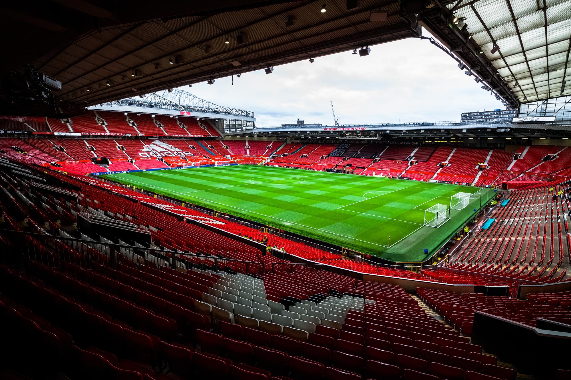 这两天的曼联深度游也是没谁了,甚至去了赛后发布会现场_高清图集