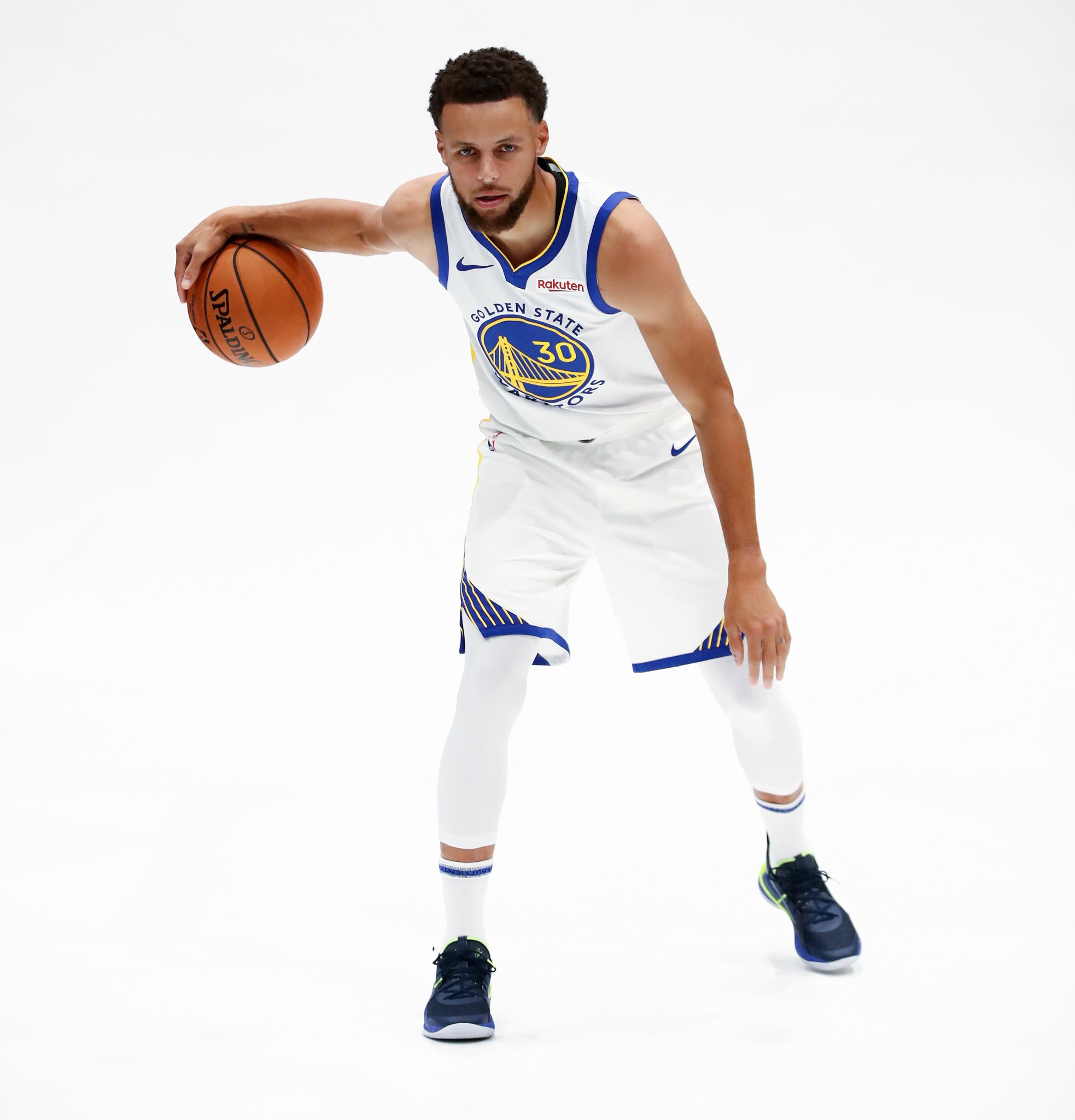 斯蒂芬库里第11年现金州勇士最老的球员