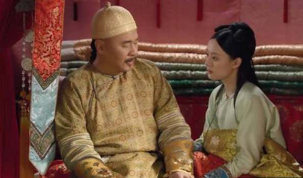 甄嬛传:为何皇上把吃剩的柑橘给甄嬛时,皇后会怕到彻夜难眠?
