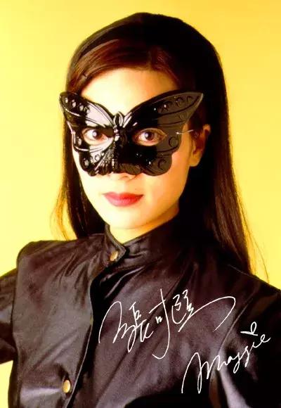 有趣的是,陈宝珠的代表作有一部叫《黑玫瑰》,而张可颐在另一部剧