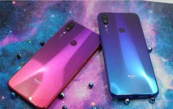 新买的红米note7,屏幕既然这么防摔,能不能不贴