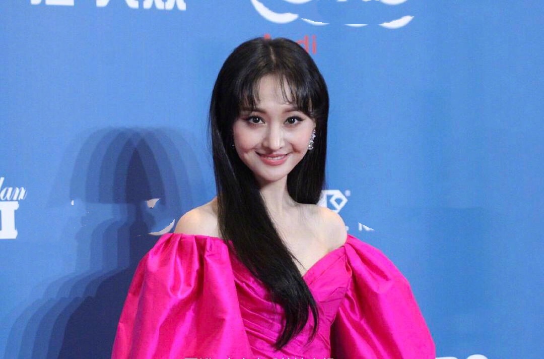 不知道是不是拍摄角度问题,郑爽这鼻子真的吓到我了网友