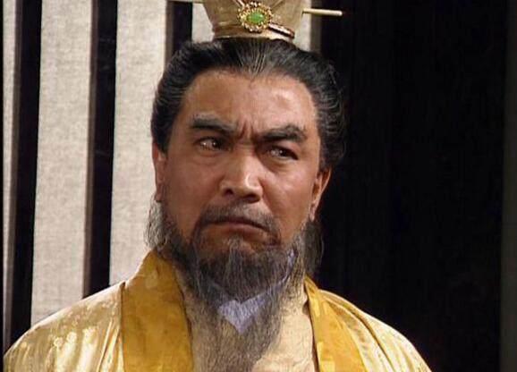 图5,在央视版《三国演义》中,鲍国安扮演的曹操,奸诈,残忍,豪气,霸道