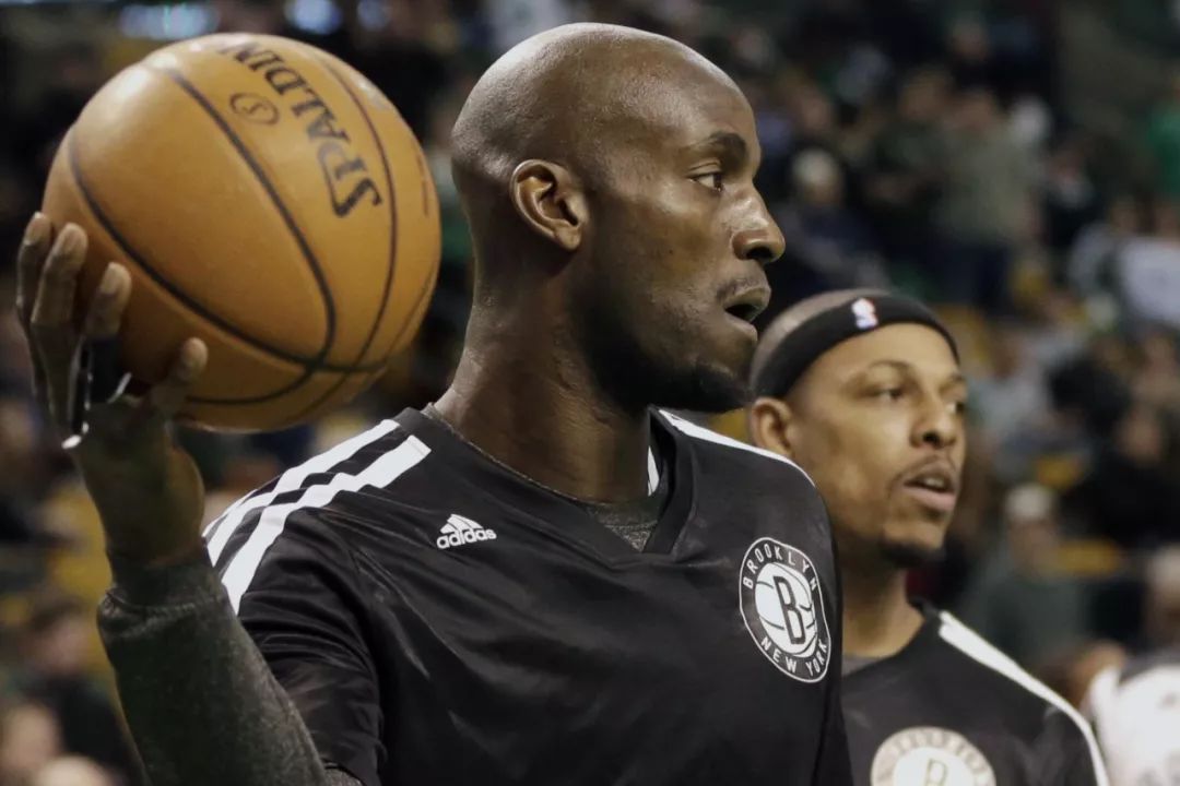 的加内特和36岁的皮尔斯,不仅将杰拉德华莱士和亨弗里斯送到了波士顿