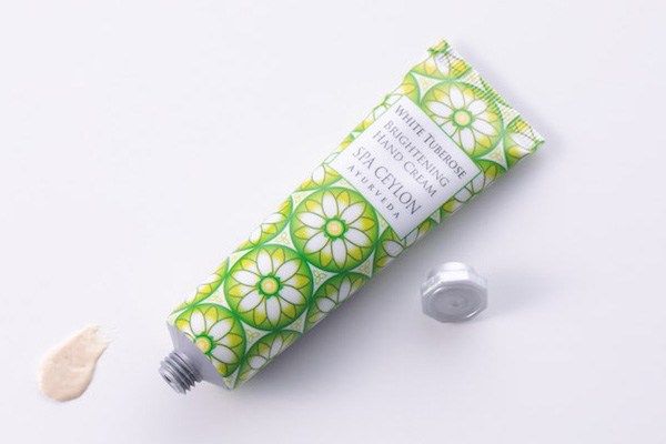 spa ceylon是斯里兰卡本土精油护肤品牌,据说是斯里兰卡的奢侈品,其实