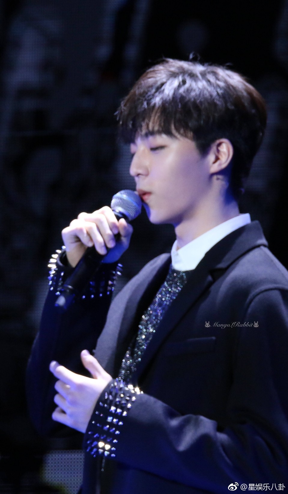 品品man帅有型陈立农的侧颜杀绝美侧颜帅炸了