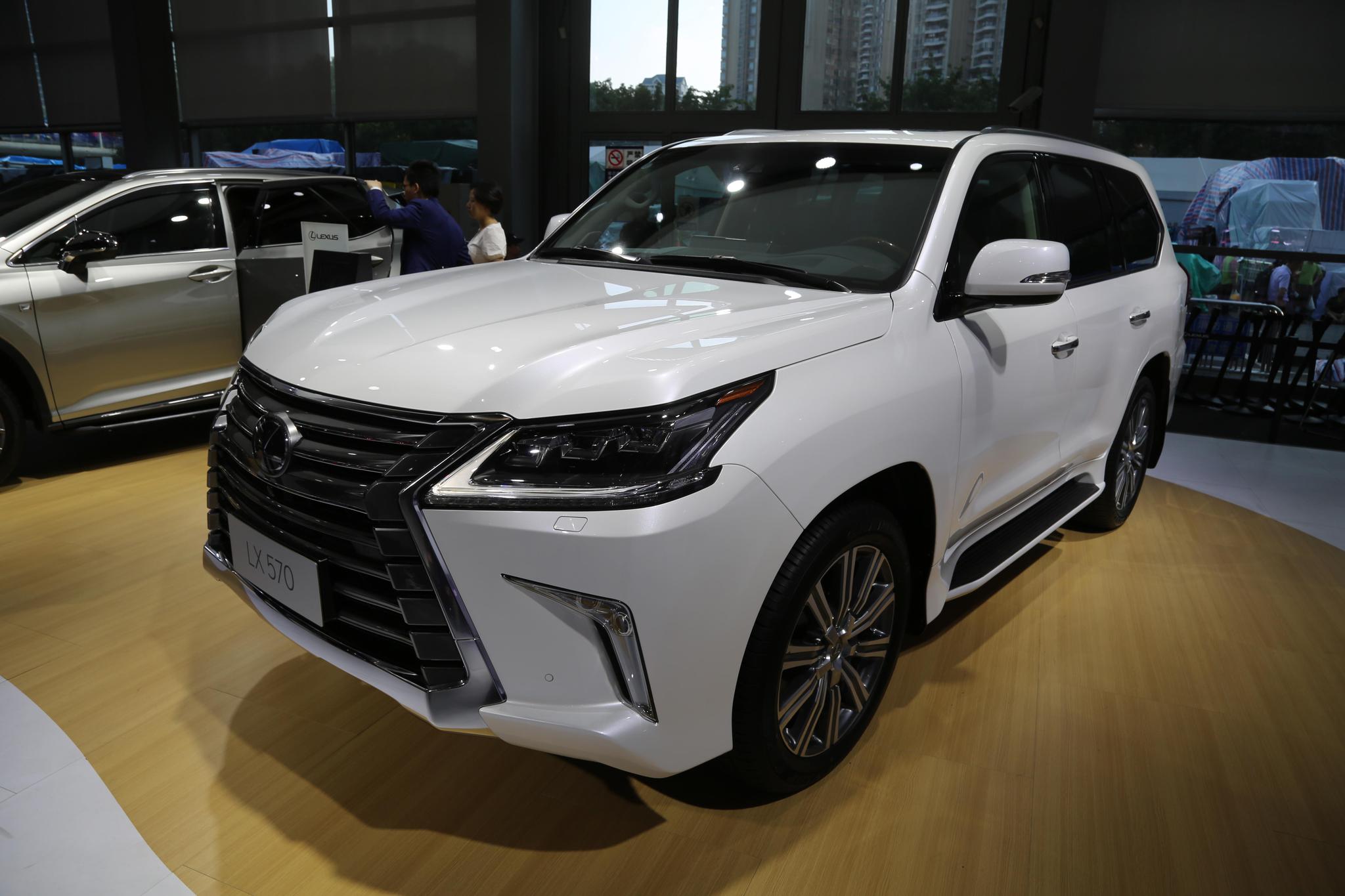 雷克萨斯lx 570,140万级别全尺寸豪华suv,车展实拍!-新浪汽车
