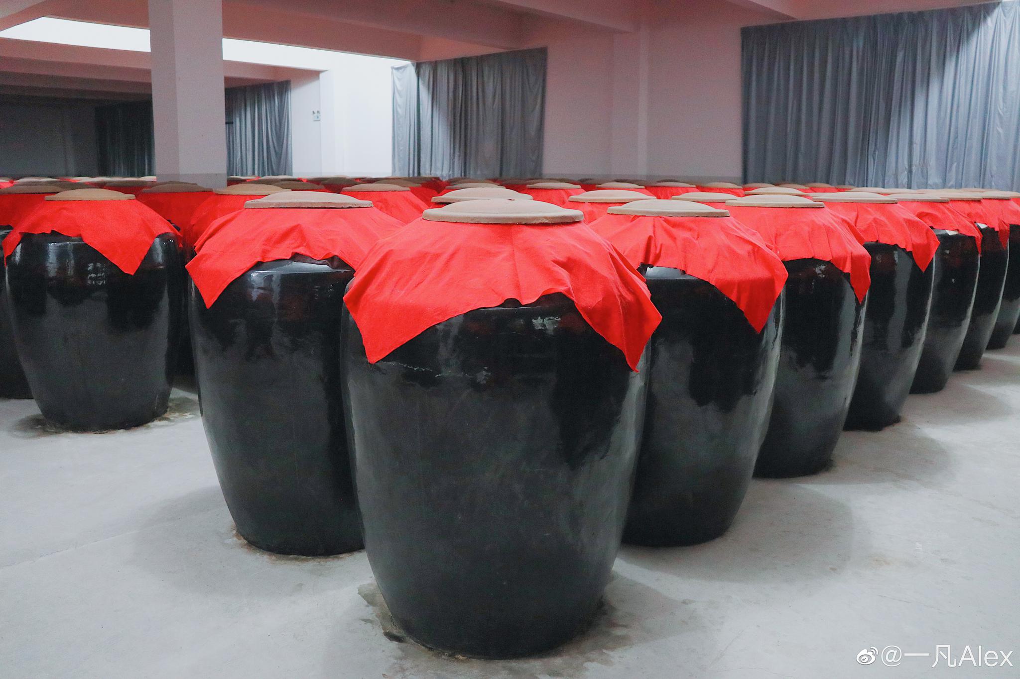 包酒是浦城民间酿制的特色养生酒,属酿造发酵黄酒