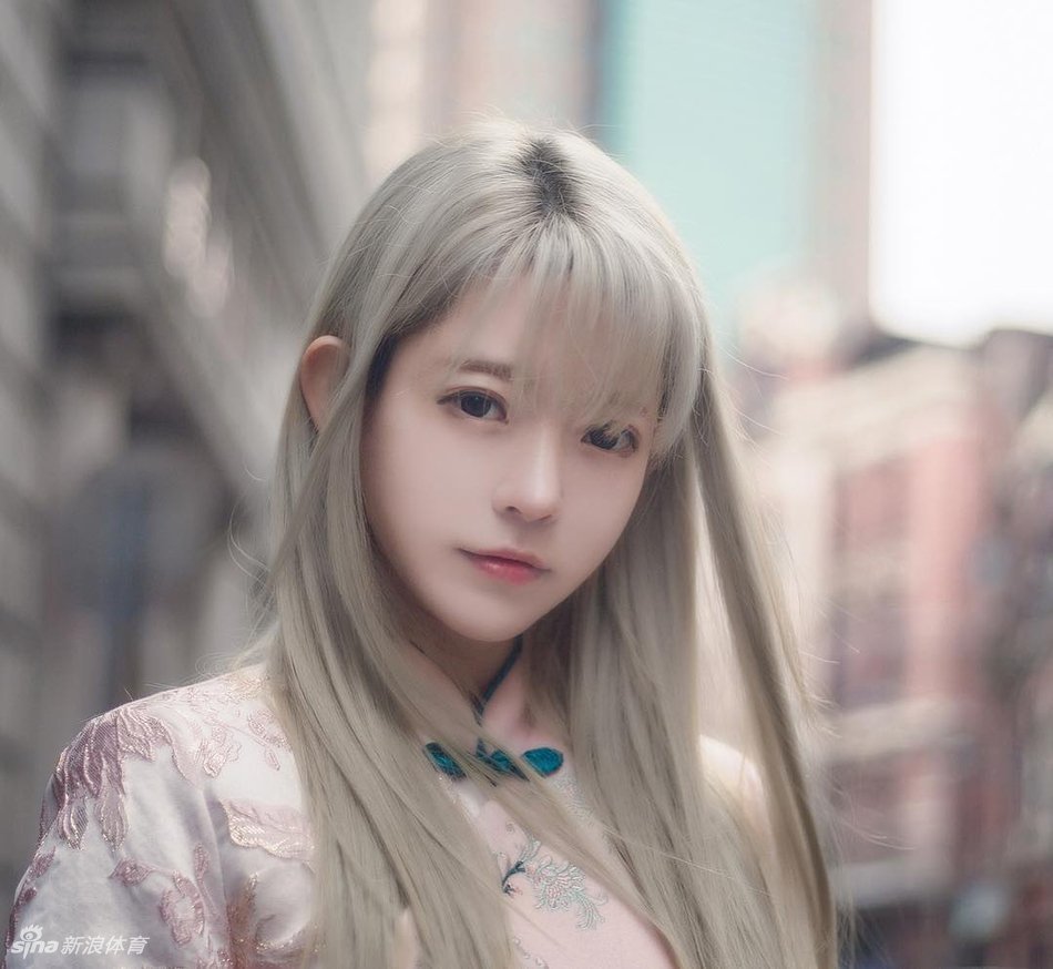 yurisa是一位长相甜美的模特,这才是赤木晴子应该有