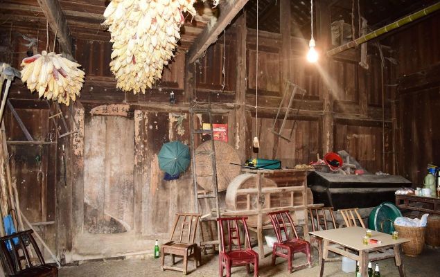 中国最"土豪"的贫困户:房子全用金丝楠木建造