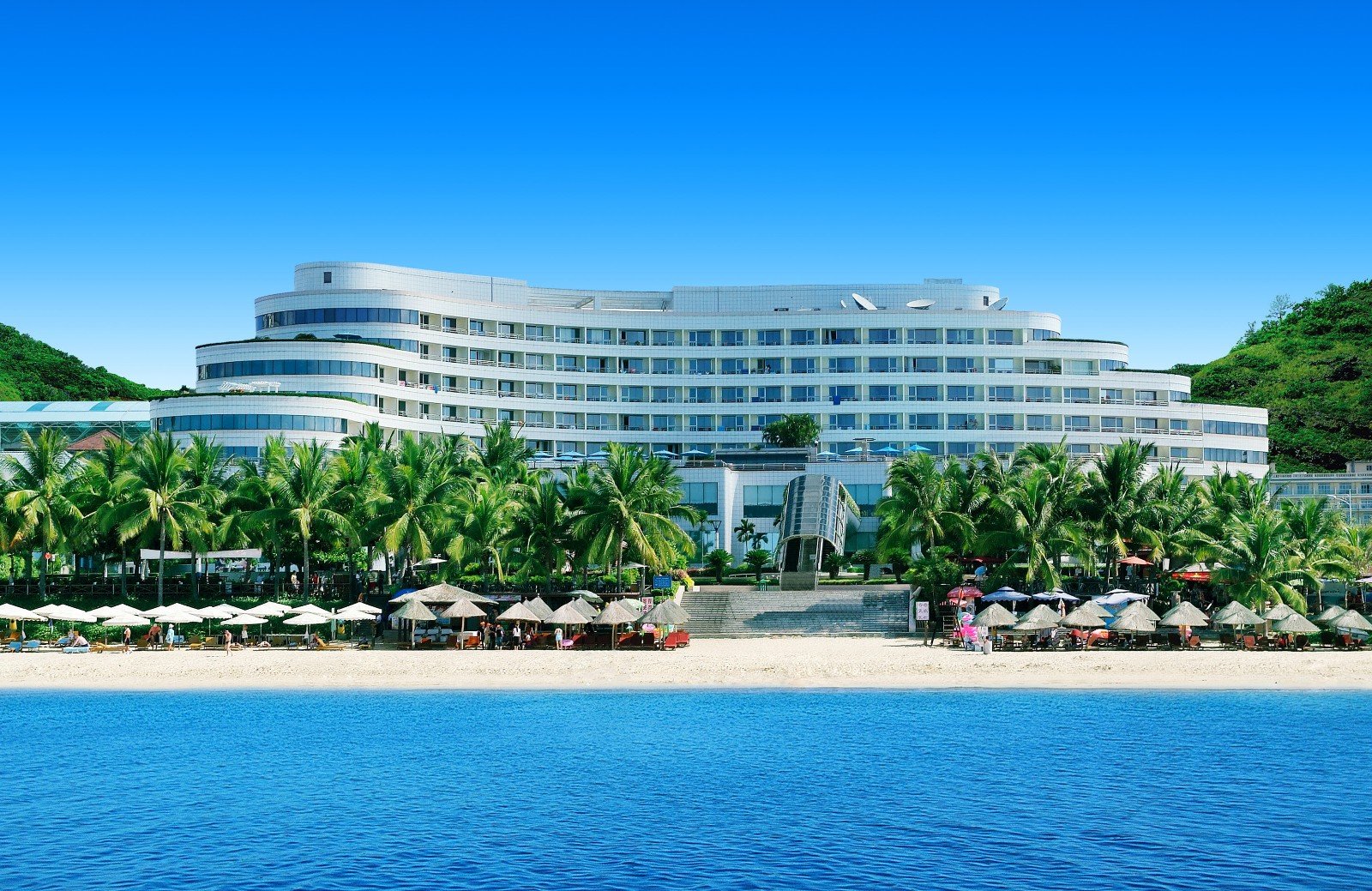 国内高星酒店最密集的城市,阳光沙滩椰风海韵,理想的度假胜地