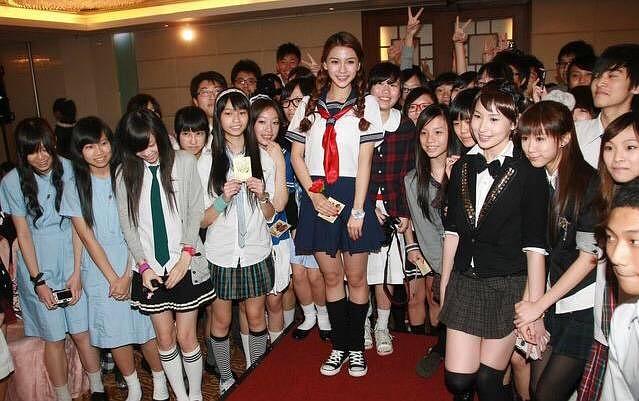 9年前angelababy生日照曝光 身穿学生服