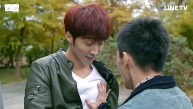 台湾腐剧《圈套》第九集:jack抓着赵子的手摸胸肌肉,赵子也不客气了