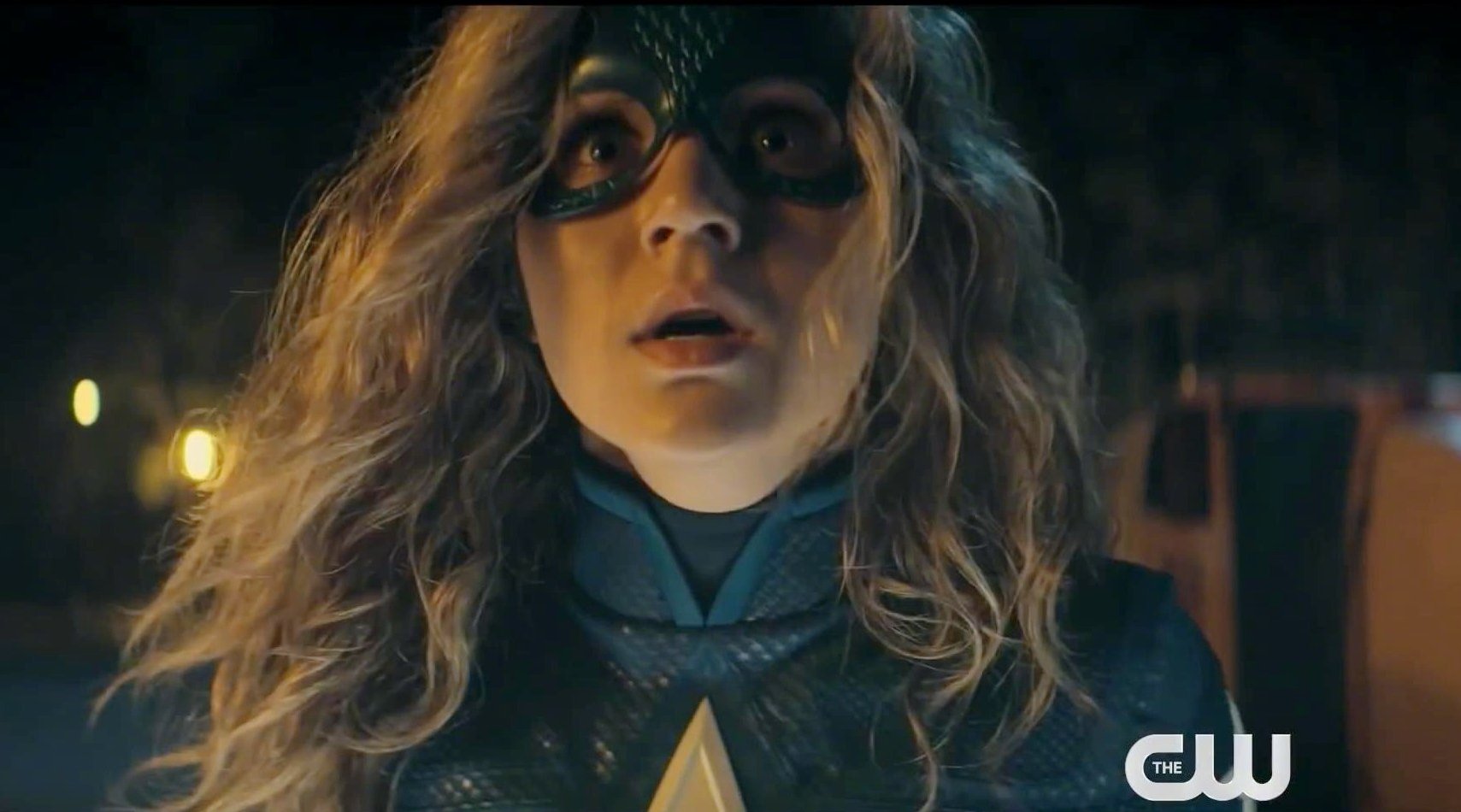 新dc超级英雄剧集《逐星女》(stargirl)发布预告,高中女孩的超英路