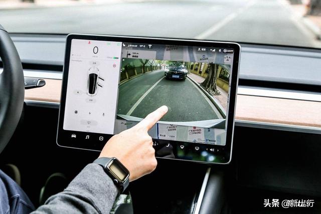 的内饰中最亮眼的一定是这块宛如"电视"的大屏相比 2016款 model s/x