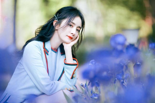 杨幂-爱的供养高清MV