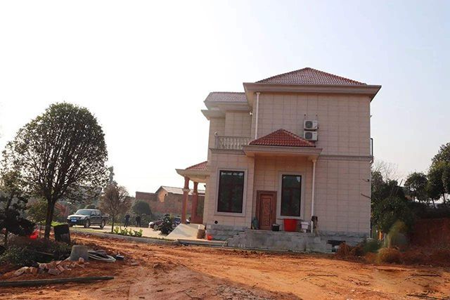 但是农村的房屋想要出售或者买卖,就涉及到