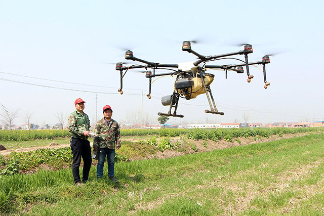喷过这种农药的害虫,几分钟就停止取食,2-3天后死亡,杀虫彻底