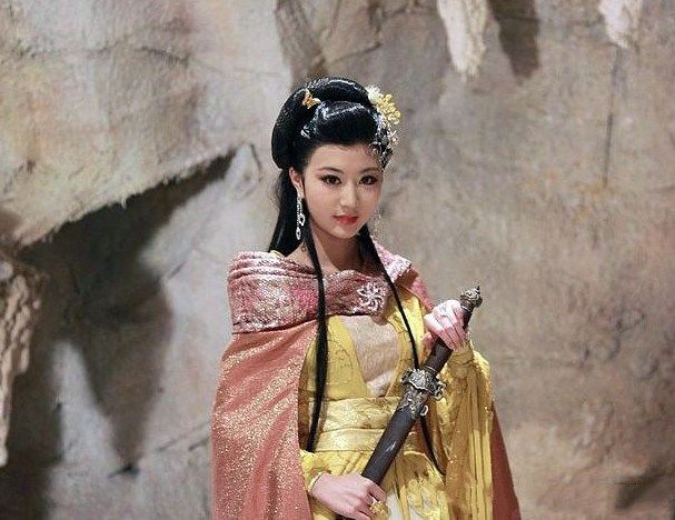 直到五十年代末期一些史学家才研究出这位"黄莲圣母"的真实名字叫