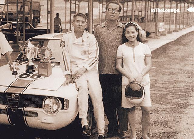 87岁黄夏蕙与丈夫甜蜜庆结婚36年当众拥吻婚后长年分居恩爱如初