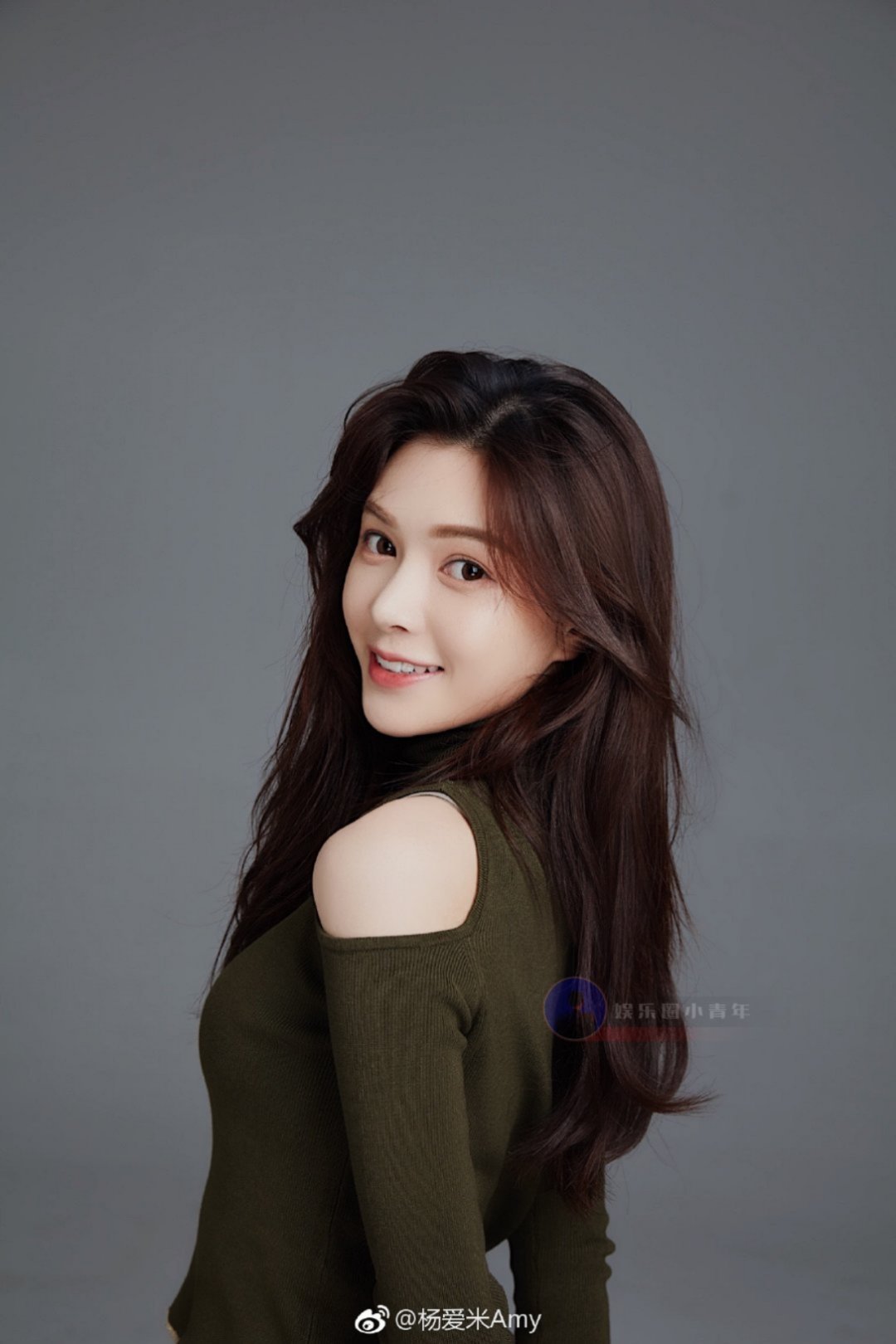 杨倩倩感觉长的还挺漂亮的身材也挺好