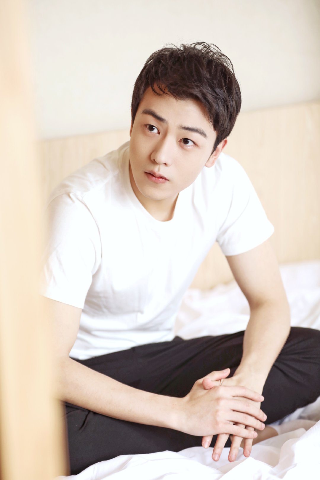 关注了极客宅男王思达@于翔m ,还是个撩妹黑洞哈哈演技在新生代演员里