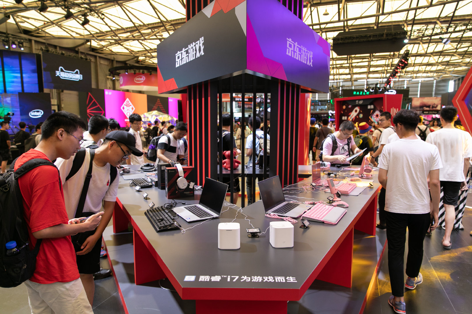 终于来了chinajoy的现场非常火爆现场气氛如火如荼