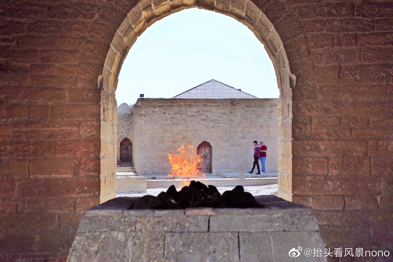 还记得《倚天屠龙记》里的圣火令吗？源自当时波斯的“拜火 教”|巴库_新浪新闻