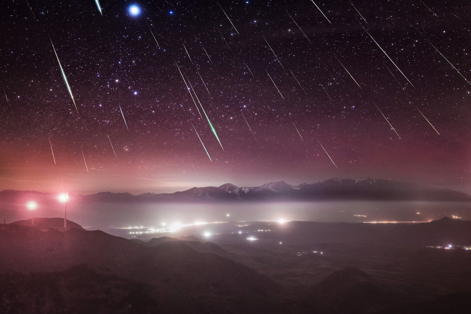 又是一年的双子雨极大之夜,看不到的朋友可以来这里许愿了.