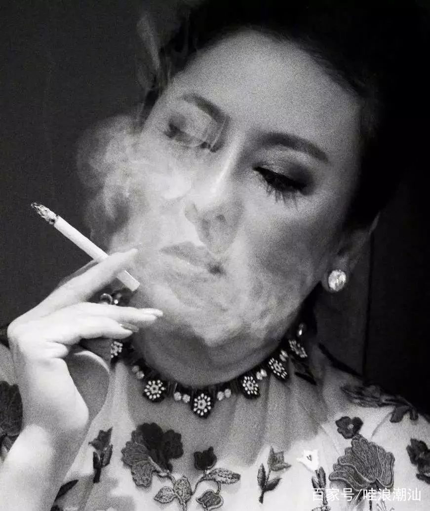 这位潮汕媳妇被称香港一姐,踩过张柏芝,骂过周星驰,帮过刘德华