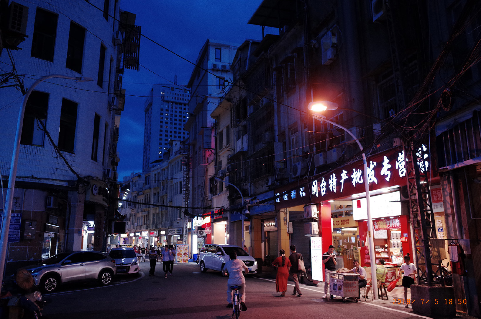 2022上海新天地南北里购物,下面是穿巷子时间， 上海 有...【去哪儿攻略】