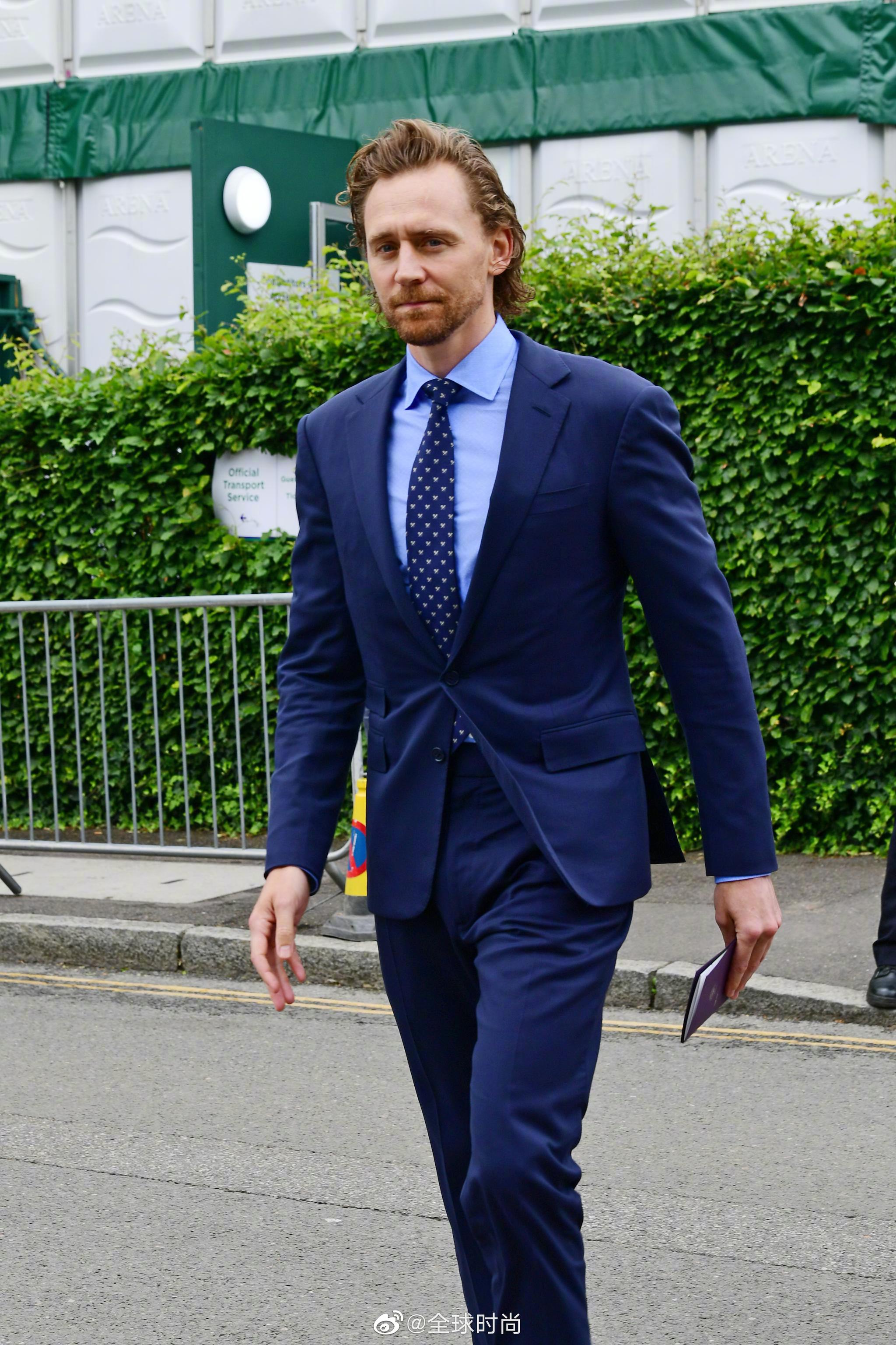 抖森和本尼现身2019温网观众席西装革履帅气的英国大叔