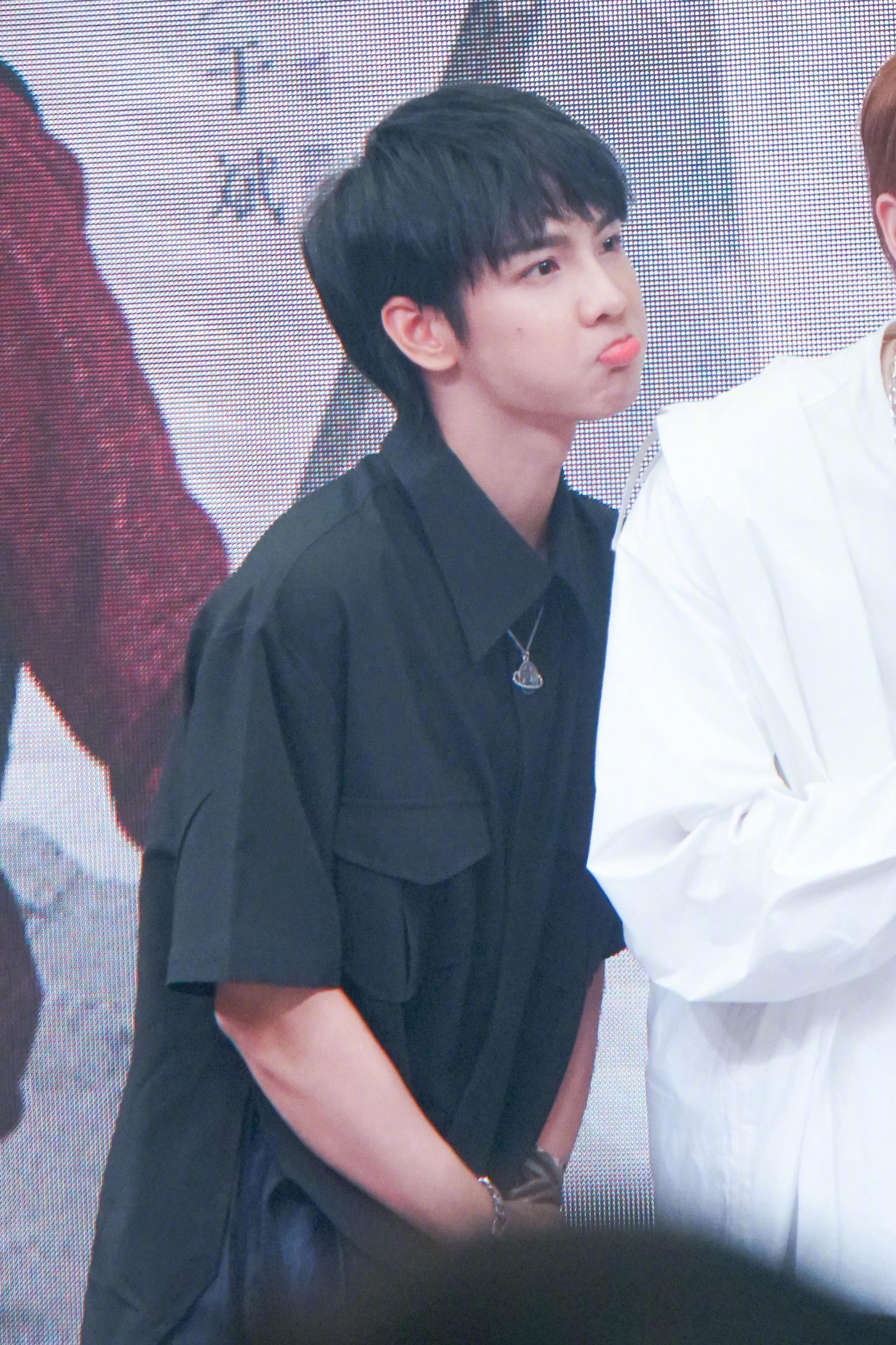 美好的,直到你来了"@郑繁星 来了～他是《陈情令》里的翩翩少年蓝思追