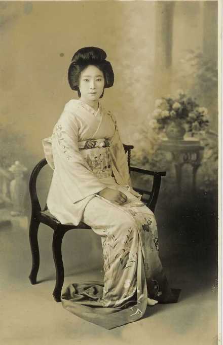 老照片里的日本和服美人 老照片里的日本和服美人