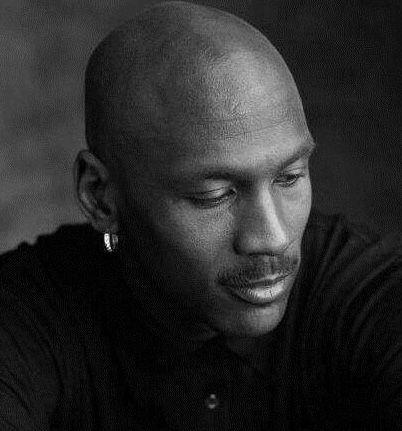 冠军戒指的趣闻:皮蓬把戒指改耳环送乔丹,骑士免费送上千枚