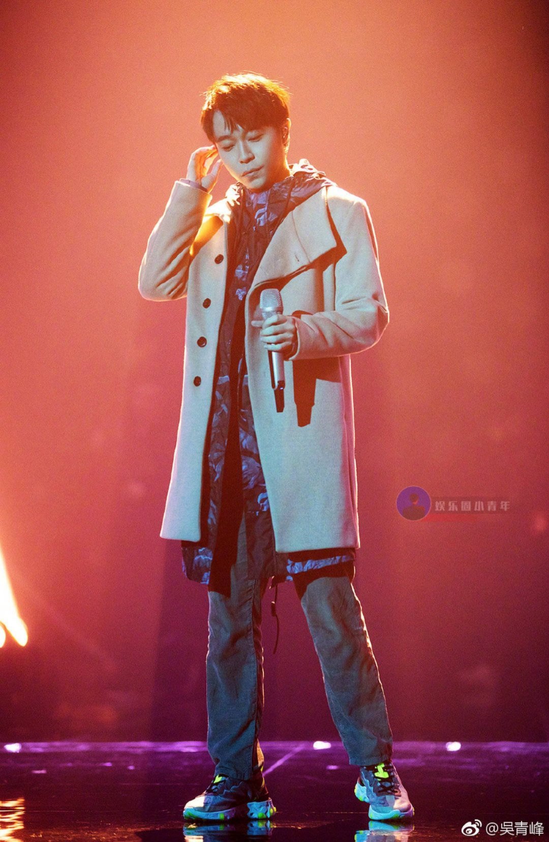 吴青峰就是这样一个唱歌永远能戳中你内心最柔软地方的歌手|吴青峰