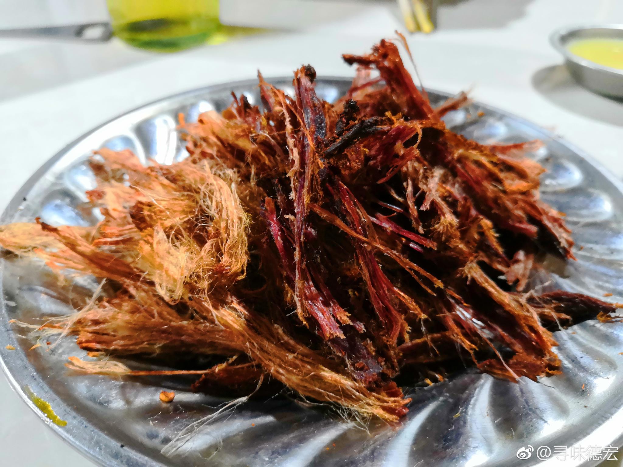 烧烤时间,这个干巴实在太好吃了,跟隔壁小伙喝了四瓶啤酒|干巴|烧烤