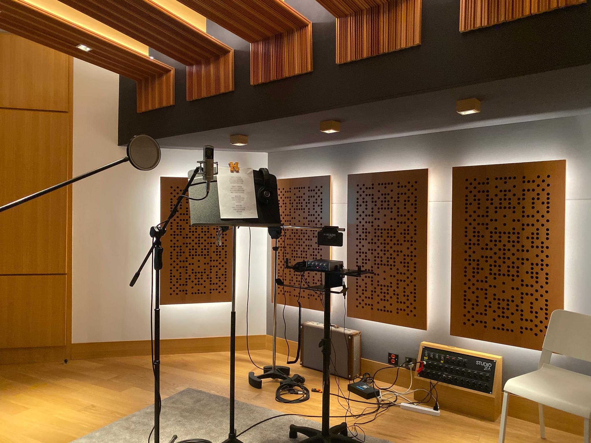 小夫来剧透今日份努力工作的小晞啦～又见录音棚_高清图集_新浪网