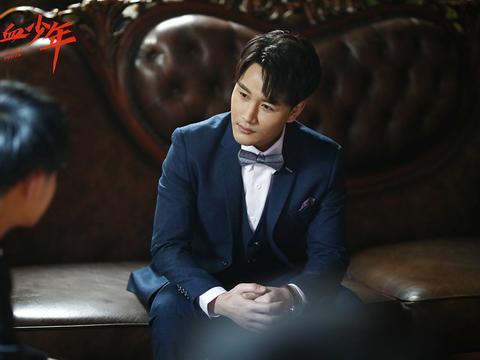 《热血少年》口碑持续走高 王闯演绎秦麒麟身份成谜|热血少年|王闯|口碑_新浪新闻