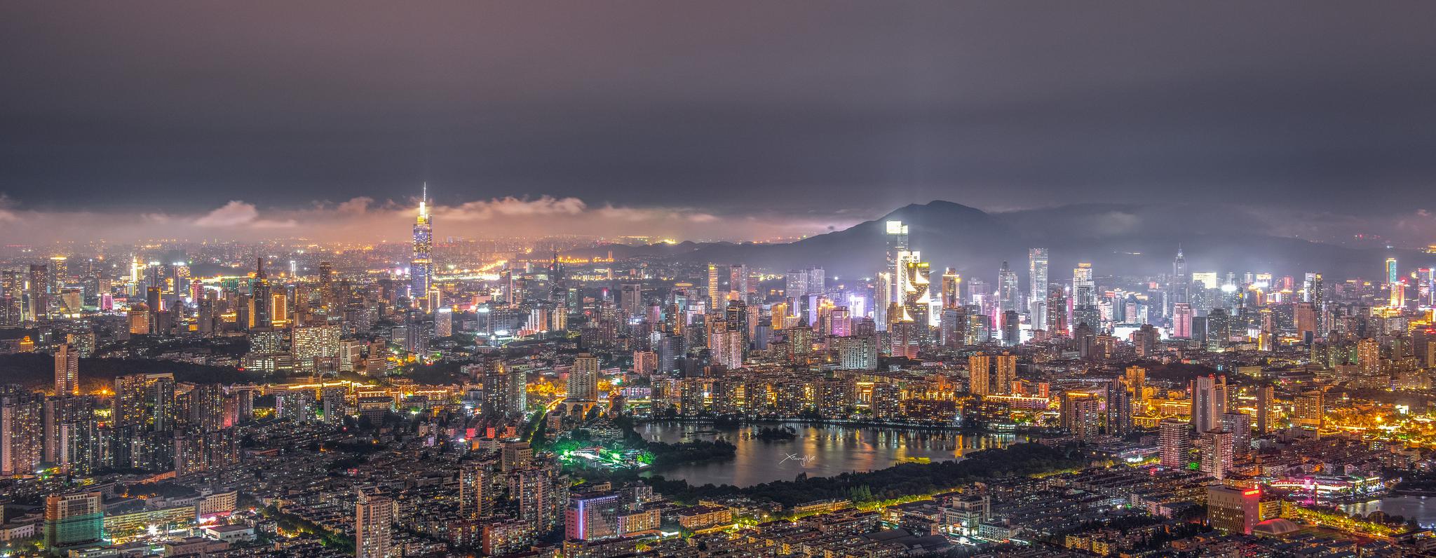上周的南京城,风雨雷电,蔚为壮观_新浪新闻