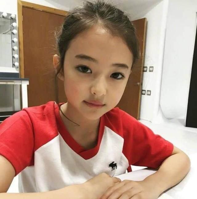 德韩混血萝莉ella gross,这是什么神仙芭比颜值啊