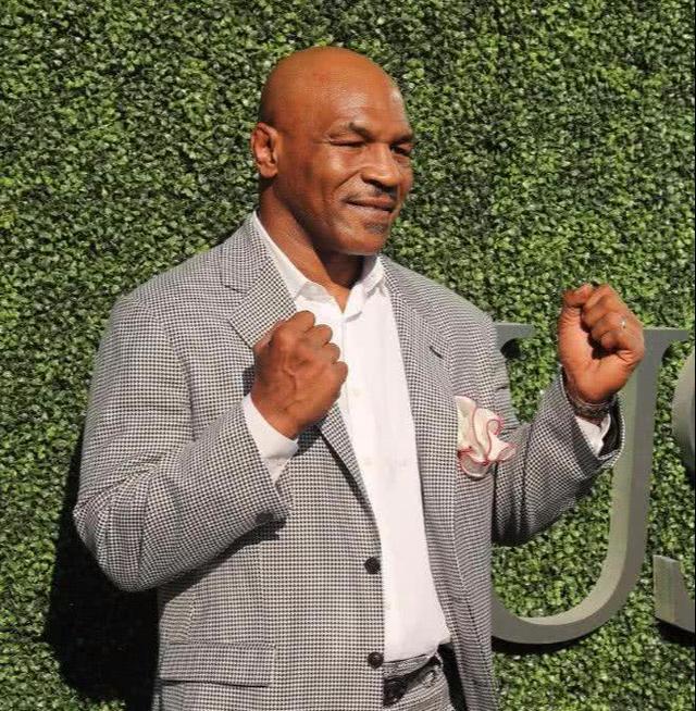 52岁拳王泰森变慈祥,有自己事业生活平淡 200斤女儿令他发愁