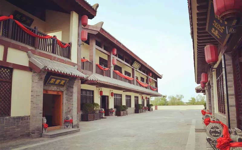 鸿禧堂"等特色项目汉代风格的琴瑟园客栈闾里古镇建有汉风民俗深度